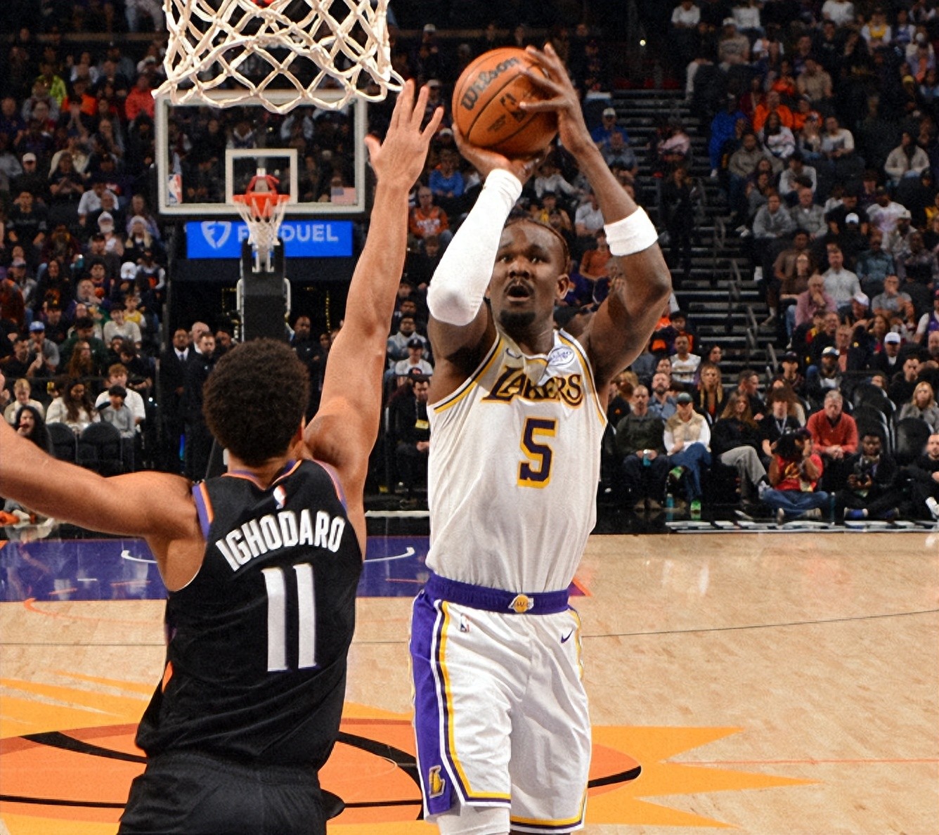 Xung đột bùng nổ! Dillon khiêu khích James bị đuổi khỏi trận đấu, Doncic 29+6, Lakers thắng sát nút Suns