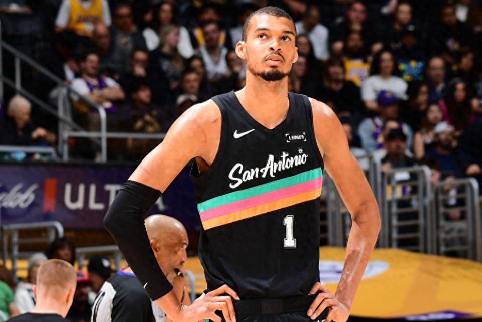 Wembanyama tự tin rằng mình đáng ra phải ghi được 60 điểm! Lý do bùng nổ trước Lakers: chỉ muốn chứng minh bản thân