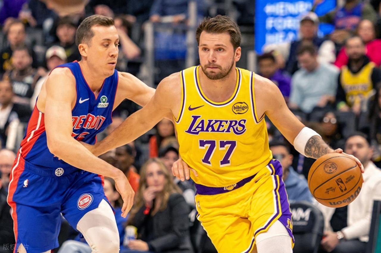 Chấm dứt 9 trận thắng liên tiếp! Doncic 32 điểm, LeBron gần đạt triple-double, Reaves 24 điểm, Lakers thua Pistons