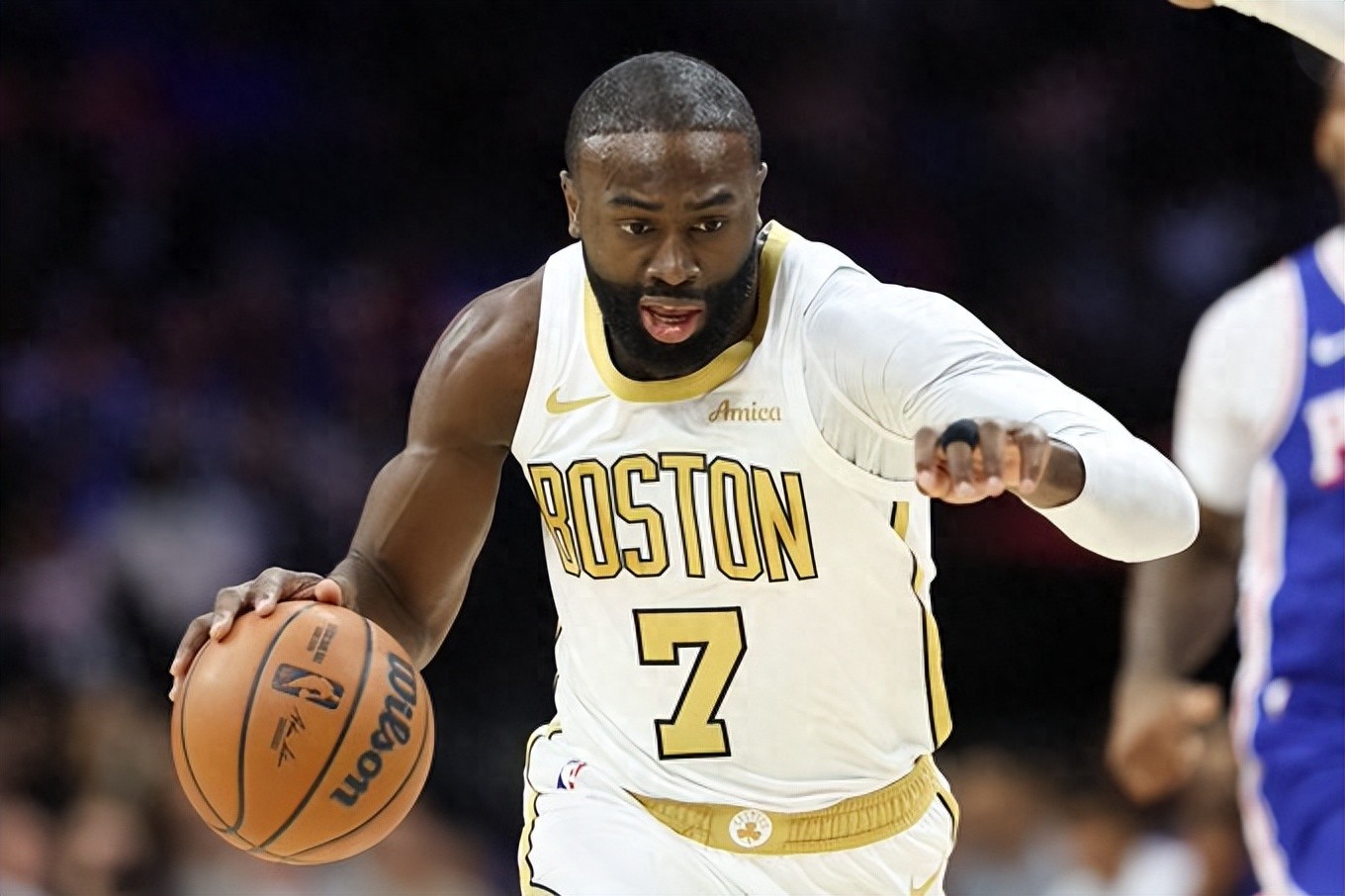 Brown bị phạt 35.000 đô la vì công khai chỉ trích trọng tài! Anh từng nói không quan tâm: Muốn phạt bao nhiêu thì phạt bấy nhiêu