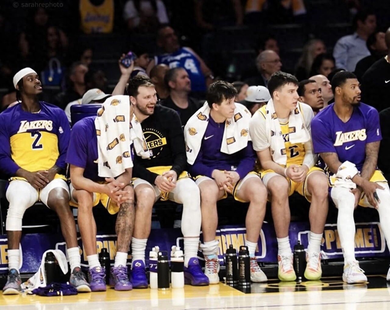 Los Angeles Lakers đạt chuỗi 10 trận thắng tại sân nhà! LeBron James đã thực hiện 87 lần dunk, cao nhất trong 8 năm qua!