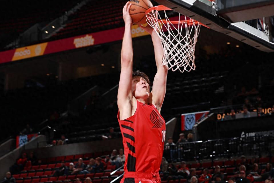 Phong độ bùng nổ! Yang Hansen không phạm lỗi nào, ghi 13 điểm, 4 rebound, 4 kiến tạo, giúp đội bóng của anh giành chiến thắng đậm 53 điểm trước London Lions.