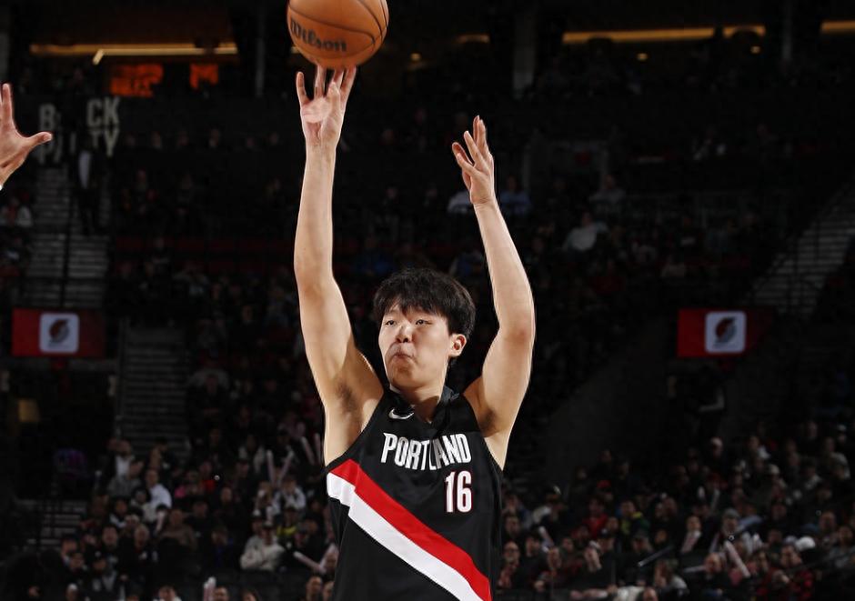 Hiệu suất ghi điểm thực tế của Dương Hàn Thâm đứng cuối toàn liên đoàn! Khoảng cách lớn so với người xếp thứ hai từ dưới lên, khả năng dứt điểm cần được cải thiện đáng kể