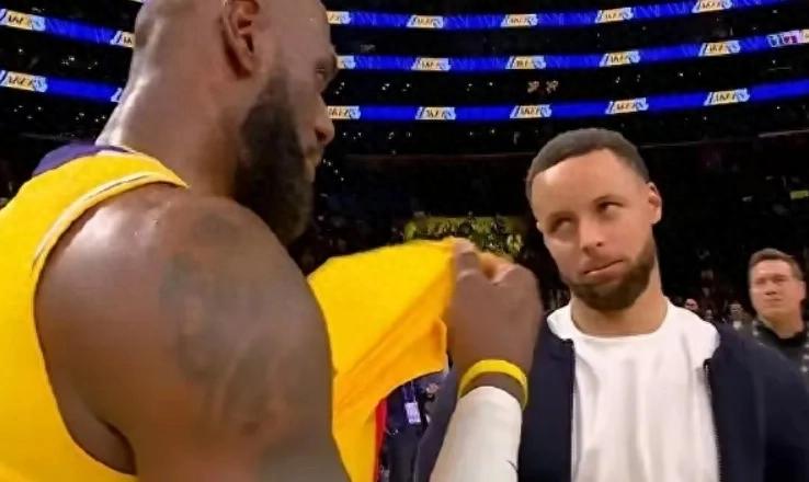 Buổi ra mắt chính thức! 7 cú ném ghi được 10 điểm! Lakers lại có một thương vụ giao dịch đỉnh cao