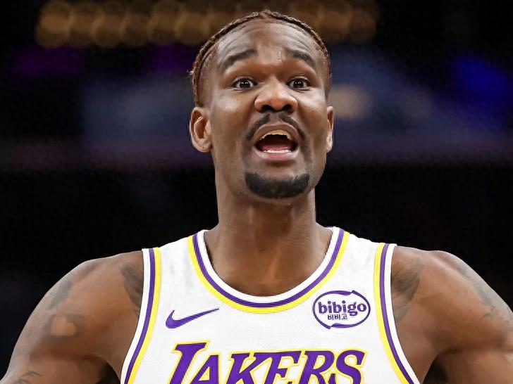 Ayton bị tạm giữ vì nghi ngờ mang theo một lượng nhỏ cần sa! Hiện đã được thả, Lakers chưa có bình luận