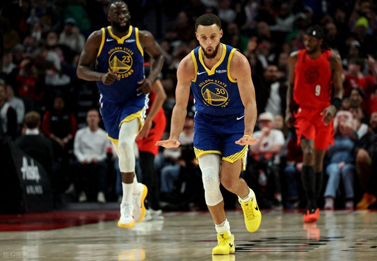 Suýt phải rời sân vì chấn thương! Yang Hansen ghi 3 điểm và 2 rebounds, Curry chỉ có 2/8 cú ném 3 điểm với 7 điểm, Warriors thắng đậm Trail Blazers