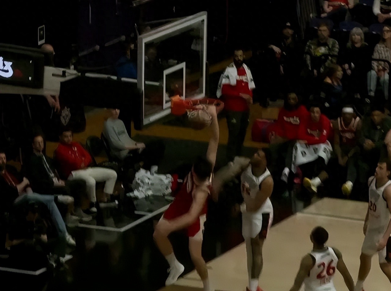 17+11! Yang Hansen chặn được cú đánh của Fultz! Đây là cầu thủ được chọn đầu trong NBA