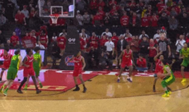 23+5! Trận đấu xuất sắc nhất sự nghiệp NCAA! Vua ghi điểm Trung Quốc thật sự có tài năng