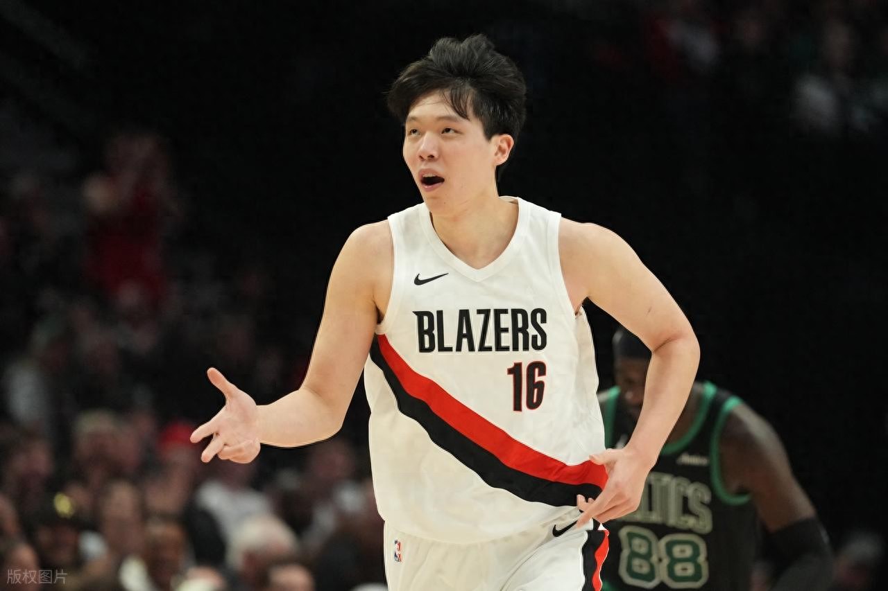 Trở lại! Yang Hansen ghi 3 điểm và 4 rebound trong 11 phút, Blazers có 3 cầu thủ ghi trên 20 điểm đánh bại Celtics, chấm dứt chuỗi 3 trận thua liên tiếp