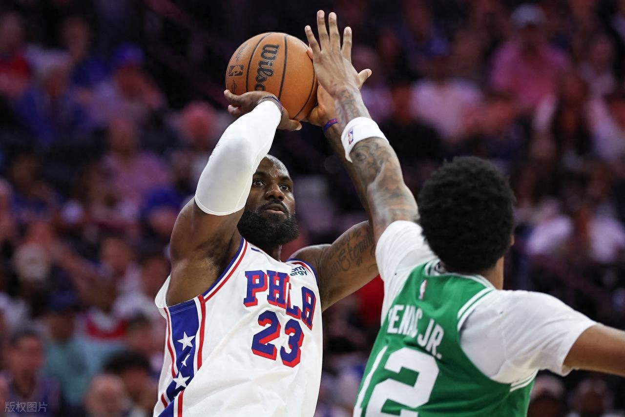 Trận đấu nỗ lực hết mình! Embiid ghi 27 điểm, James đạt 8+8+7, ba cầu thủ 76ers ghi trên 20 điểm, nhưng vẫn thua Celtics sau hiệp phụ