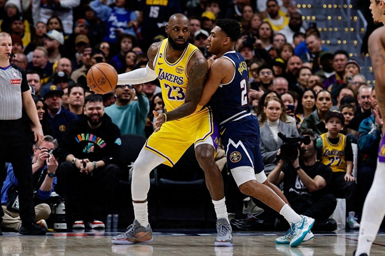 Hai ngôi sao lớn tỏa sáng! LeBron James gần đạt triple-double, Doncic ghi 38+13+10, Murray có double-double nhưng vô ích, Lakers ngược dòng đánh bại Nuggets