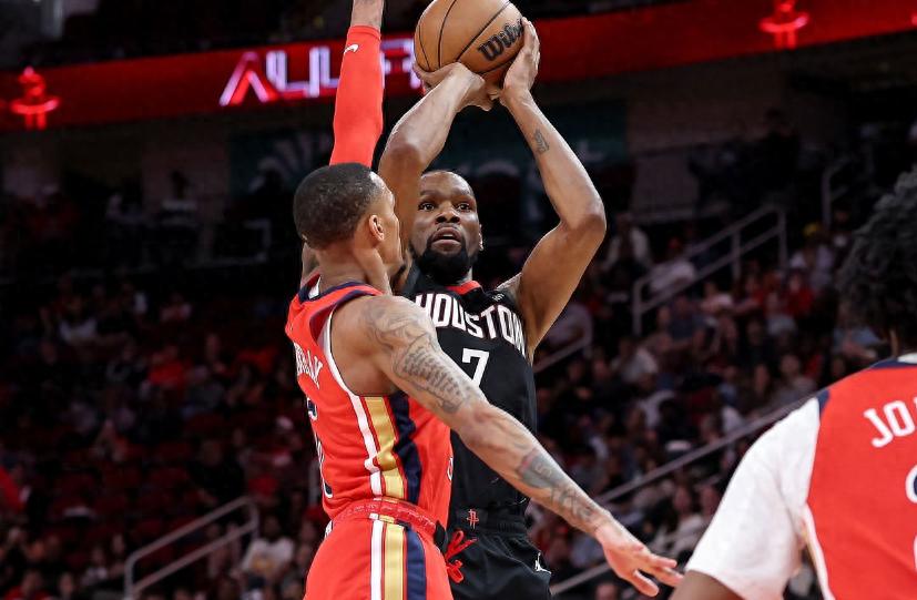 NBA bỏ lỡ quyết định quan trọng! Không thổi phạt vi phạm phát bóng của Rockets trong thời điểm then chốt: Durant nhận bóng và ghi điểm chiến thắng