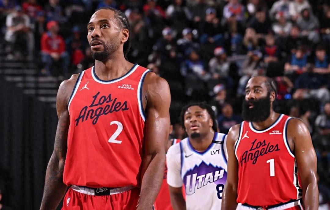 Jazz ơi Jazz, anh nói anh gây chuyện với Leonard làm gì vậy?