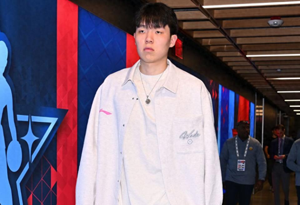 Đội Trail Blazers chính thức điều Dương Hàn Sâm xuống G-League! Ký hợp đồng hai chiều với Youngblood và sẽ cắt Cook