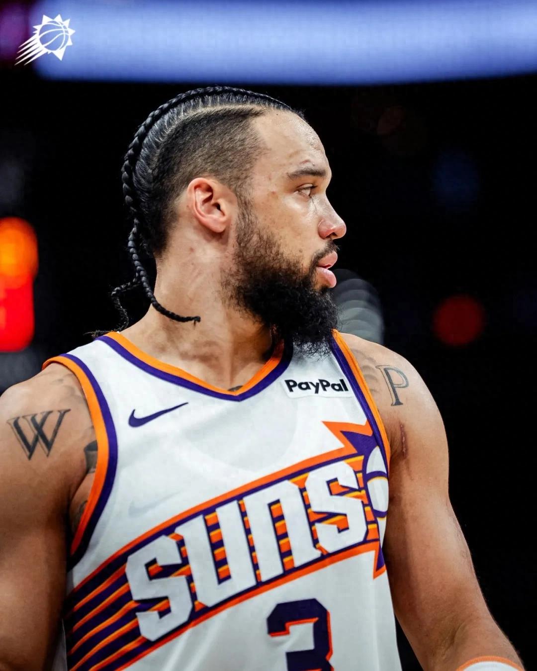 Dillon như phát điên, khăng khăng rằng mặt trời sẽ mọc từ phía tây