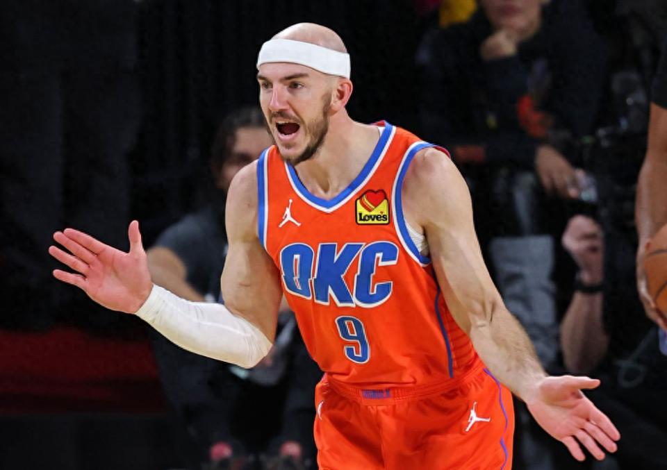 Báo cáo trọng tài trận Spurs vs Thunder: Không có sai sót trong 2 phút cuối, Caruso không hài lòng với hai quyết định trọng tài quan trọng