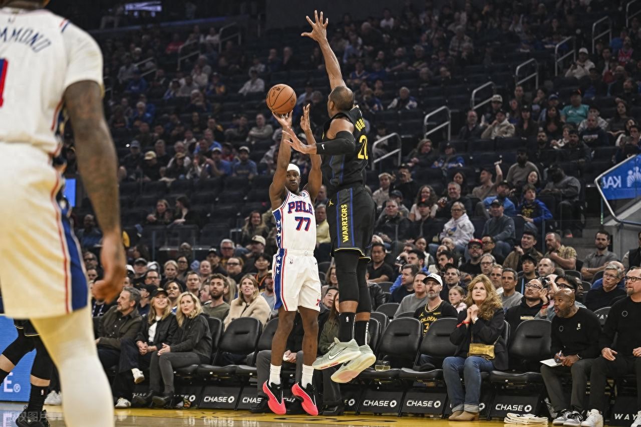Embiid và Curry đều vắng mặt! 76ers có 8 cầu thủ ghi trên 10 điểm, thể hiện bóng rổ đồng đội, thắng lớn Warriors để có chuỗi 5 chiến thắng liên tiếp