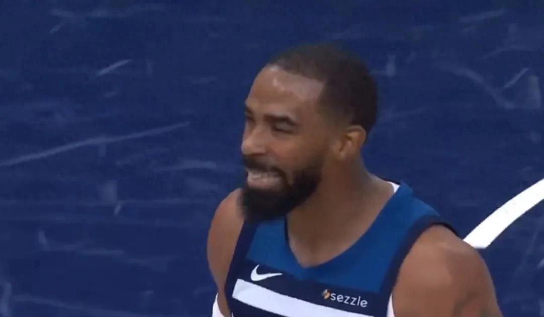 Màn trình diễn xuất sắc nhất năm! Wolves còn có thể chơi như thế này sao?