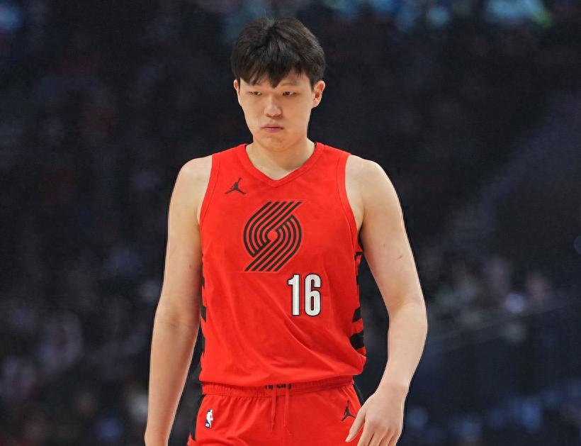 Đội Blazers chính thức triệu hồi Yang Hansen! Hôm nay có thể thi đấu trên sân nhà gặp Hawks, có khả năng chơi ba trận liên tiếp trong ba ngày