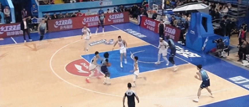 Kết quả gây sốc! Simpson ghi 21 điểm và 7 rebounds, Hu Mingxuan phong độ kém chỉ 2/7 cú ném, Ningbo lần đầu tiên thắng Guangdong trong lịch sử