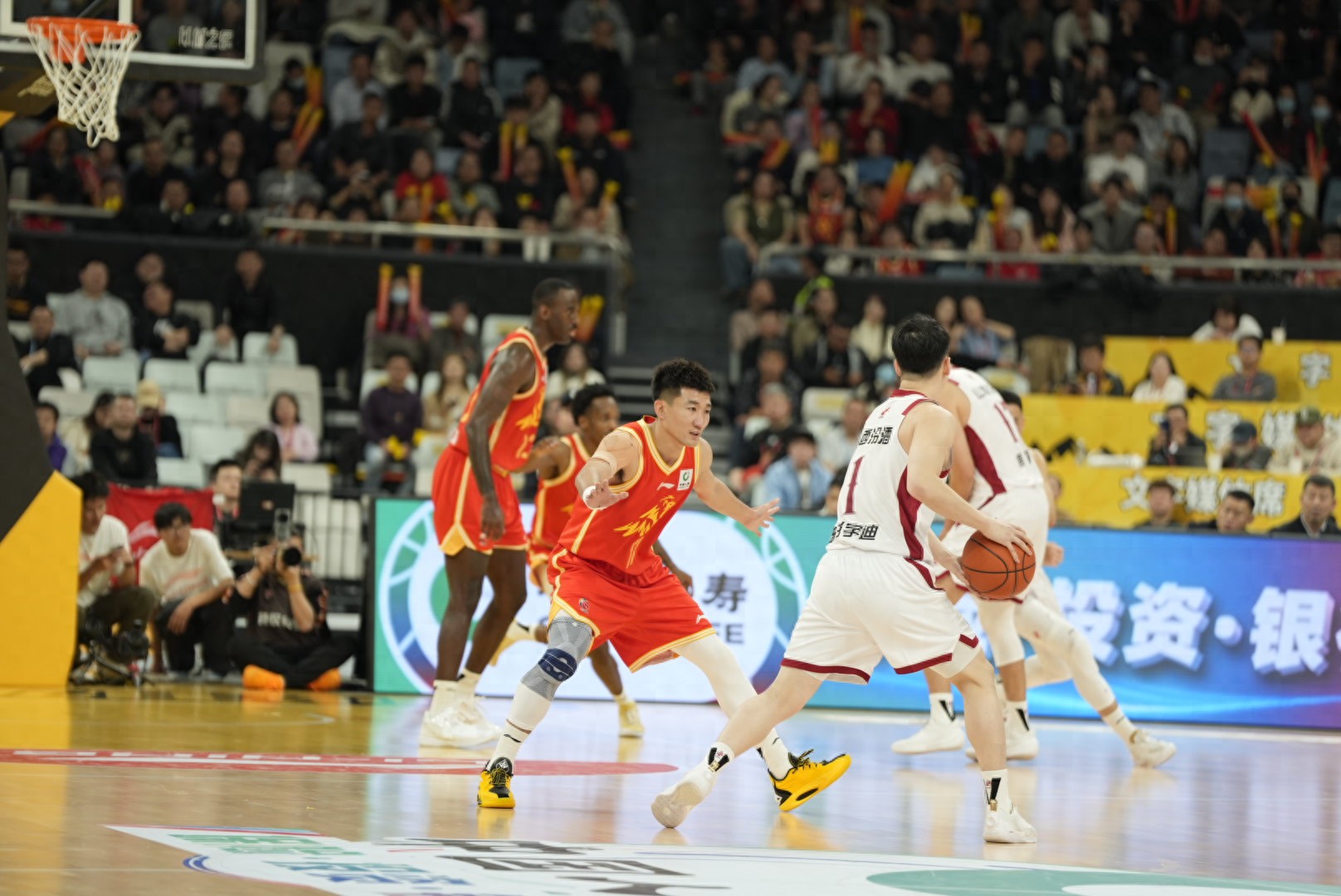 Khởi đầu thuận lợi cho trận khai mạc! Ba ngoại binh ghi 42 điểm, Tôn Minh Huy chỉ có 5 điểm, Chiết Giang Quảng Hạ dễ dàng đánh bại Sơn Tây