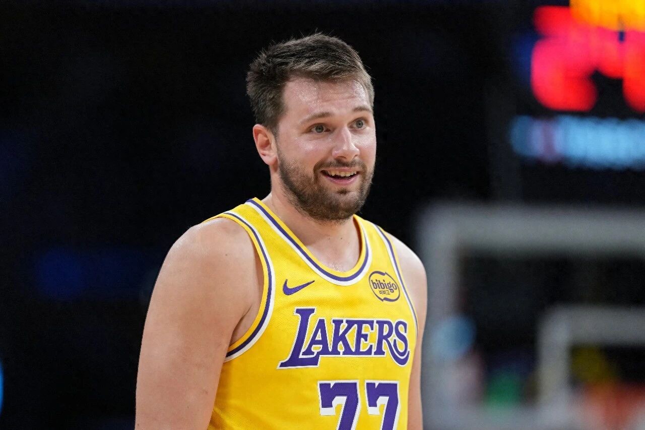 Los Angeles Lakers có hai cầu thủ nằm trong top 5 về tỷ lệ ném ba điểm! Kennard sẽ trở thành người đầu tiên trong lịch sử đội