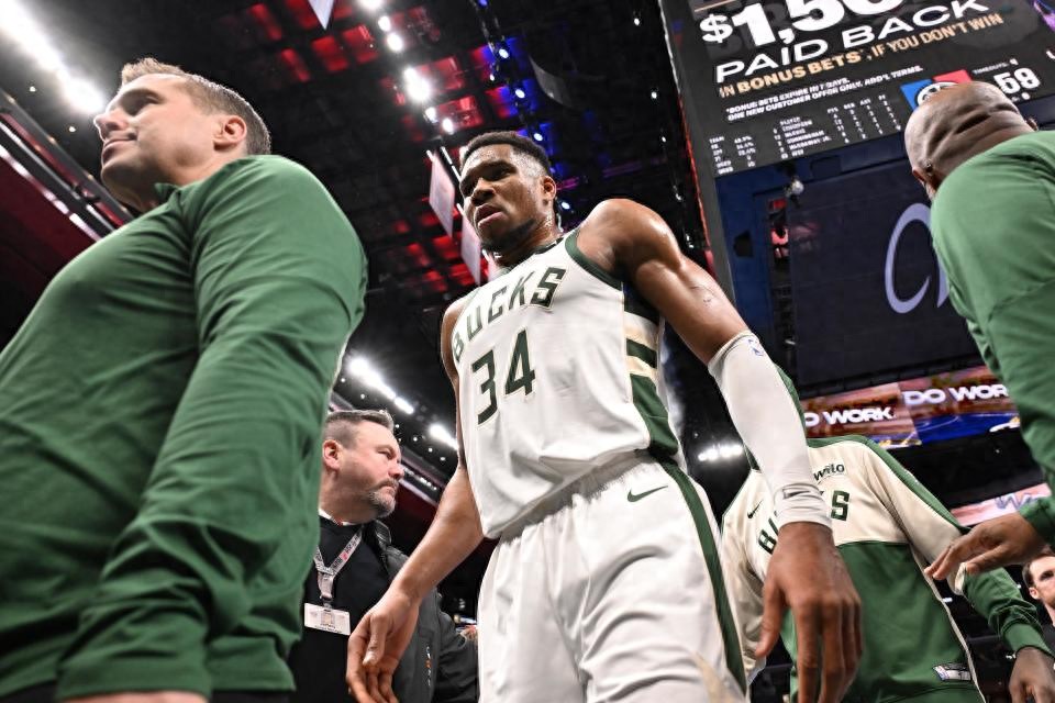 Anh em chữ cái giải thích lý do xóa nhiều nội dung trên mạng xã hội: Không liên quan đến tin đồn chuyển nhượng? Nói sẽ phá bỏ rào cản