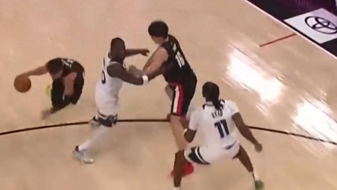 Dữ liệu của Dương Hàn Thần đứng thứ ba trong NBA! Điểm yếu của đội tuyển bóng rổ nam Trung Quốc lại trở thành điểm mạnh của anh ấy