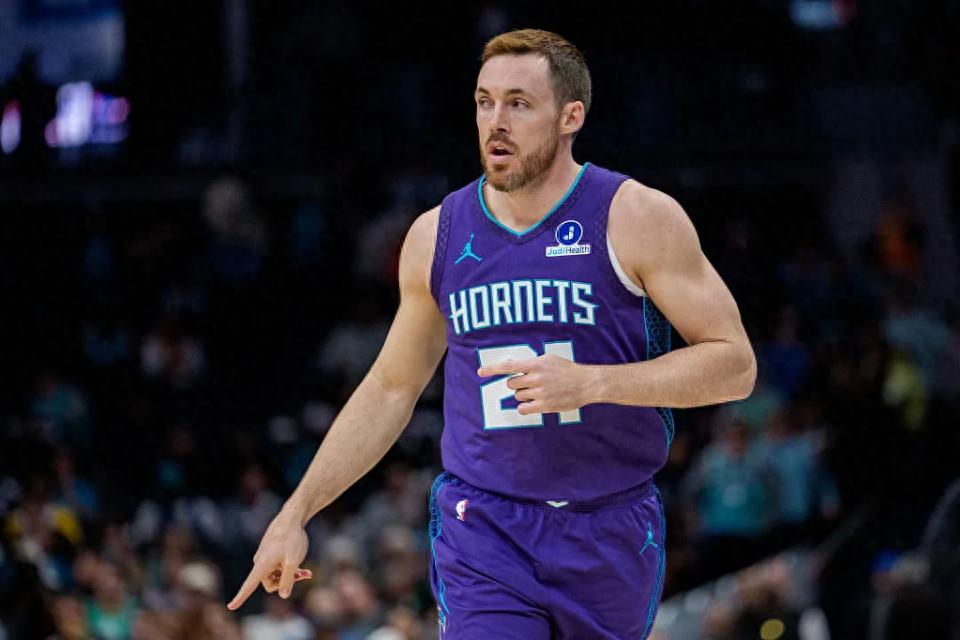 Từng là người lập công trong chiến dịch vô địch của Bucks! Hornets chính thức sa thải Connaughton do chấn thương liên tục ảnh hưởng đến giá trị của mình