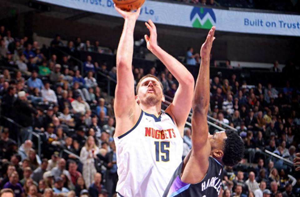 Jokic đáng lẽ nên bị truất quyền thi đấu! Báo cáo trọng tài trận Nuggets vs Jazz: Hai lần sai sót, mỗi bên chịu thiệt một lần