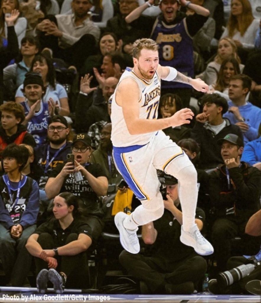 Doncic đã bay đến Philadelphia để gia nhập Lakers! Dự kiến trở lại thi đấu vào thứ Hai gặp 76ers, trạng thái của LeBron cũng được nâng cấp và có khả năng trở lại