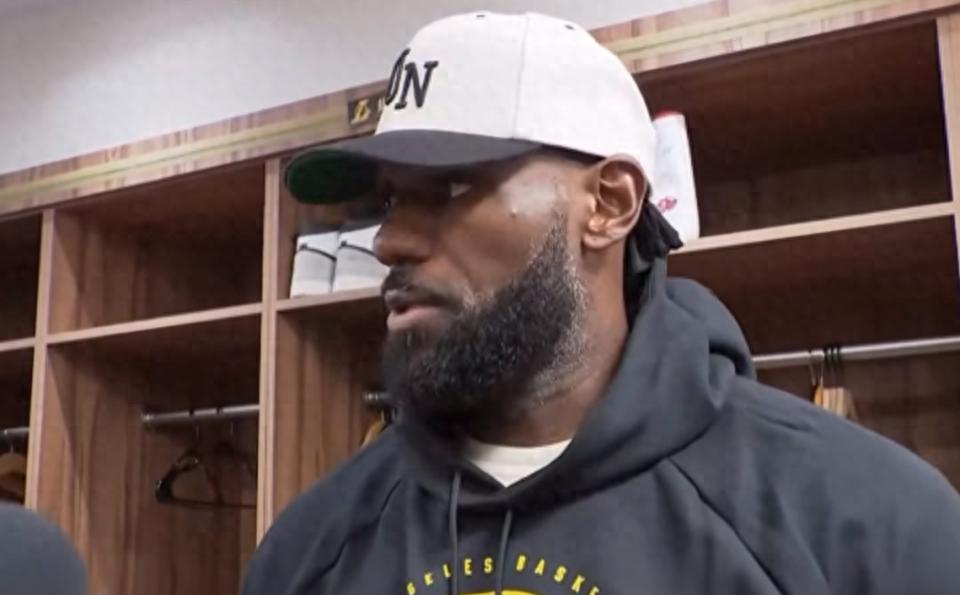 James: Con gái tôi là vận động viên bóng chuyền, đừng làm vợ tôi tức giận, bà ấy đã chán ngấy bóng rổ rồi.