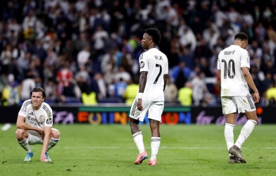 CĐV Real Madrid đồng loạt đòi bán 1 ngôi sao sau trận thua Bayern