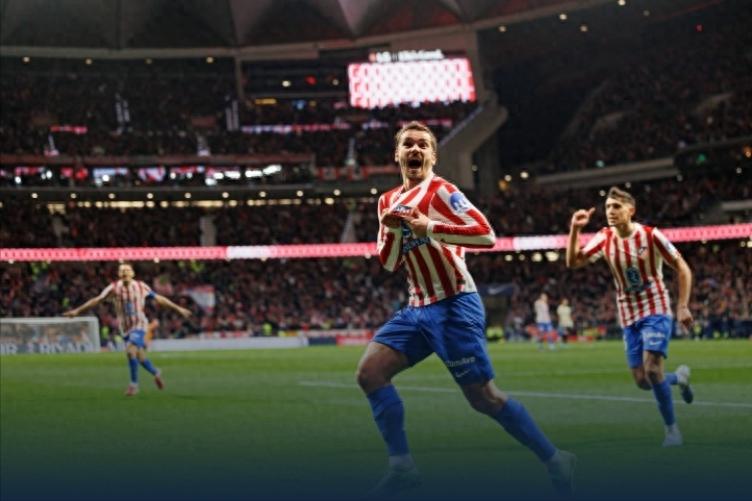 Thảm họa của Barca do Atletico tạo ra, dẫn trước 4-0 trong hiệp một, Lukman &amp; Alvarez đều có bàn kiến tạo và ghi bàn.