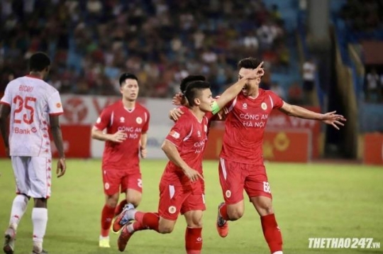 Quang Hải nói lời xúc động sau khi vô địch V-League cùng CAHN