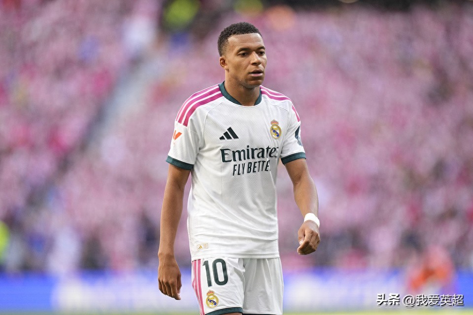 Tuyên bố hùng hồn rằng nên đoạt Quả bóng vàng! Mbappe trị giá 200 triệu euro lạc lối trong trận derby, cả trận chỉ 1 cú sút 0 trúng đích, đầu gối đụng đầu nghi ngờ thoát thẻ đỏ