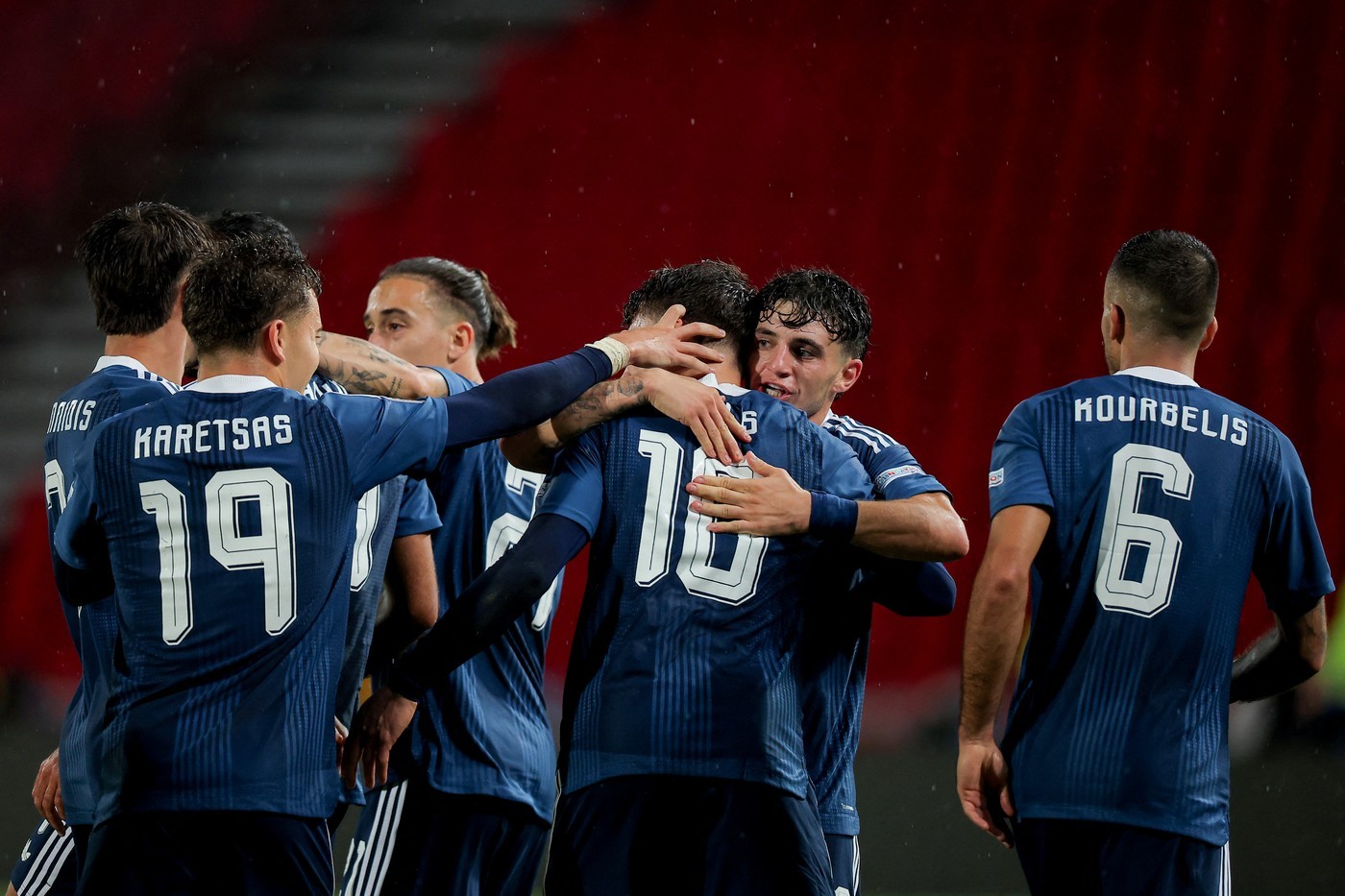 Hy Lạp ngược dòng giành chiến thắng muộn trên sân Serbia ở trận mở màn Nations League