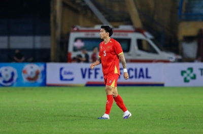 Văn Hậu có động thái đáng chú ý sau tình huống phạt đền tranh cãi