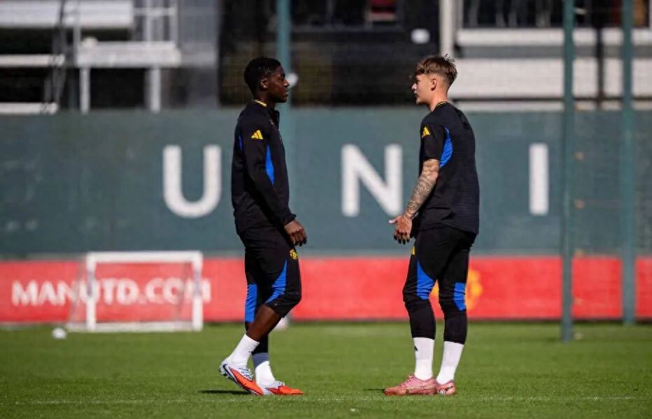 Một cầu thủ của Man United rời đội trong kỳ chuyển nhượng mùa đông đã trở thành điều chắc chắn! Tiết lộ rằng Sir Jim Ratcliffe sẵn sàng bán tài năng mới, người bị nghi ngờ là nội gián.