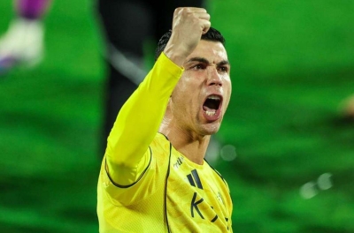 Ronaldo tỏa sáng, Al-Nassr áp sát ngôi đầu