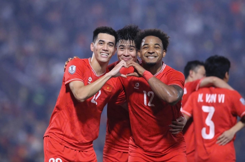 CĐV Đông Nam Á đồng loạt dậy sóng khi Việt Nam nhảy vọt trên BXH FIFA