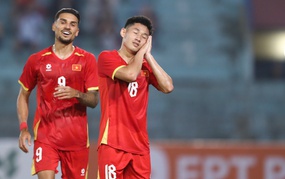 Hai Long 'nhảy múa' trước hàng thủ Bangladesh, ghi bàn nâng tỷ số lên 3-0