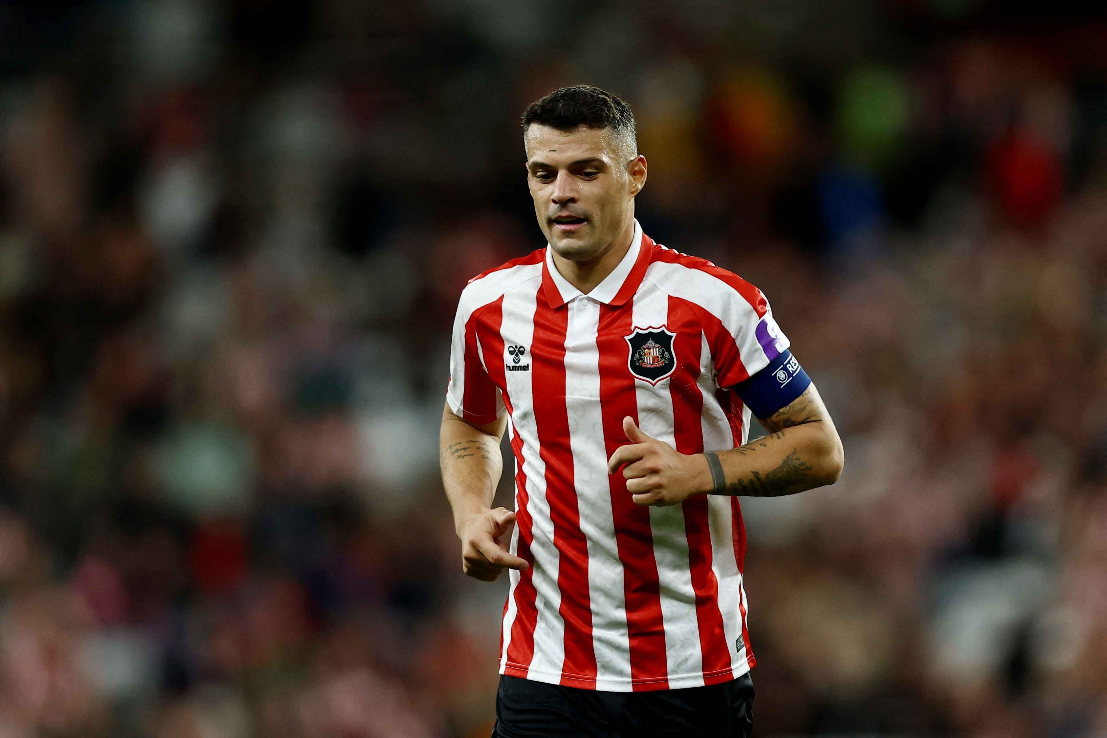 Đội trưởng Sunderland Xhaka bị phạt tiền treo vì giấy chứng nhận tiêm chủng COVID-19 giả
