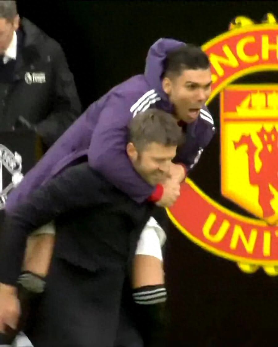 Tiết lộ điều khoản gia hạn hợp đồng của Casemiro với Man United, một điều kiện có thể giữ mức lương 350.000 bảng mỗi tuần! Việc bán Zakaria có thể đã được quyết định