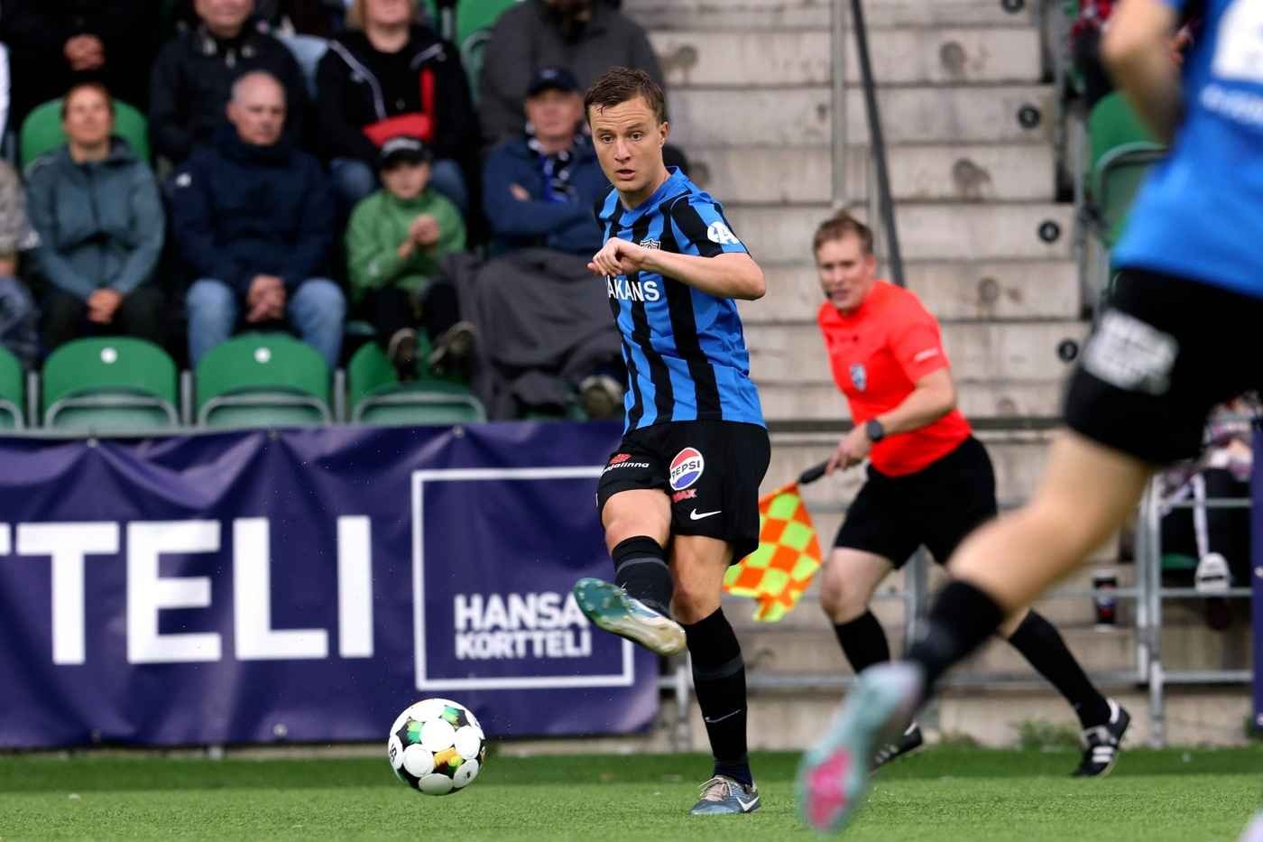 Inter Turku vươn lên đứng đầu khi Veikkausliiga trở lại dù bất lực trước Gnistan.