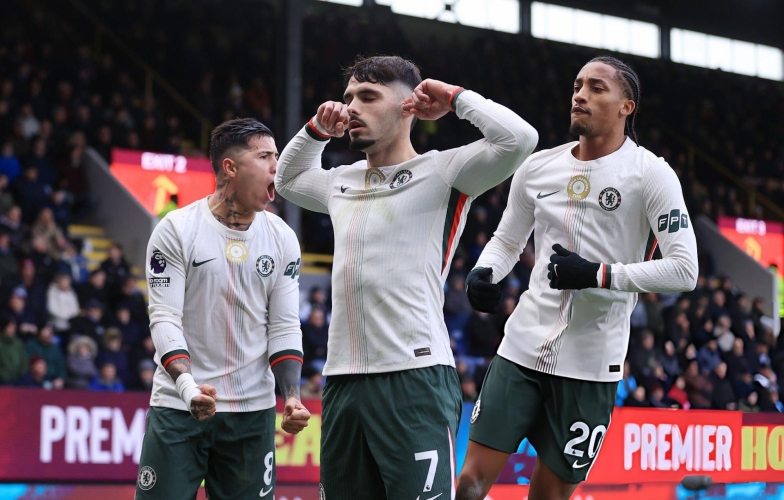 Chelsea áp sát ngôi đầu Ngoại hạng Anh 2025/26