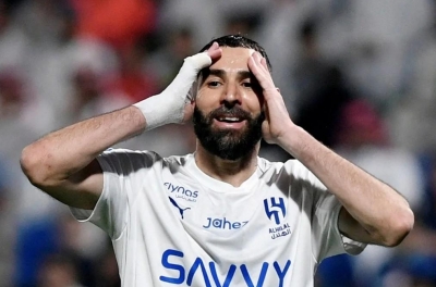 Benzema tưởng rất gần Lyon, hợp đồng lạ khiến tất cả đổ bể
