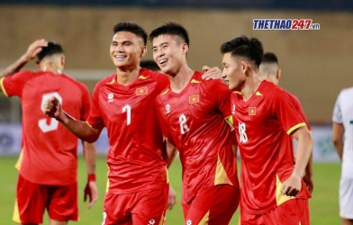 CĐV Malaysia lo lắng khi ĐT Việt Nam thắng 3-0 Bangladesh