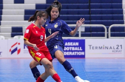 CĐV Thái Lan bùng nổ cảm xúc khi đánh bại Việt Nam, vào chung kết khu vực