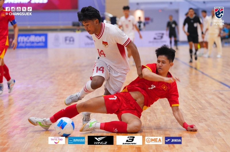 CĐV Indonesia bùng nổ cảm xúc khi thắng Việt Nam 7-3, vào chung kết AFF